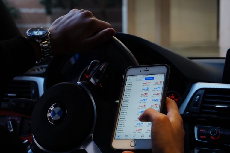 accessoire smartphone : support voiture
